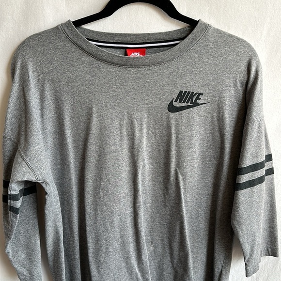 Nike Just Do It gray, black, and red top, size M - Picture 2 of 9